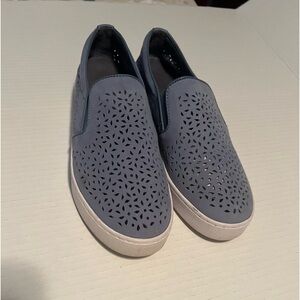 Vionic Splendid Midiperf Teal Suede Slip On Sneakers/ US 7